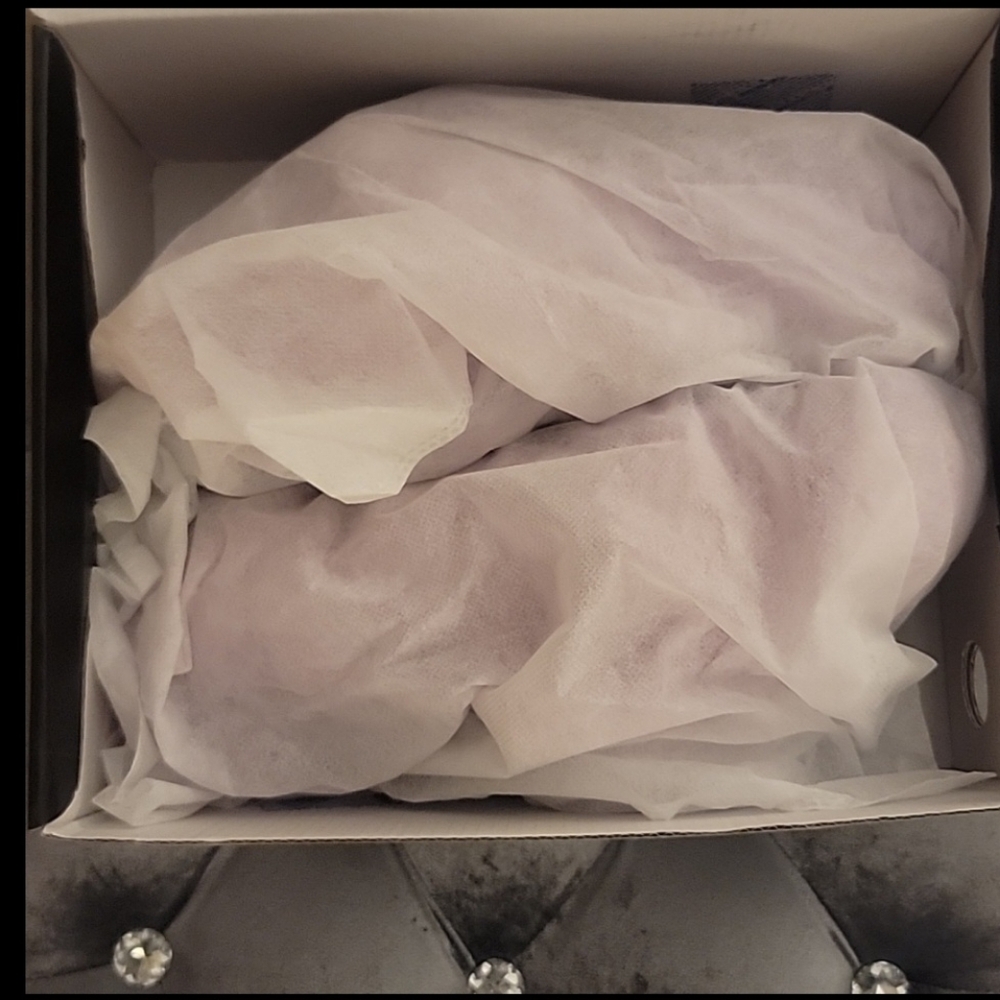 Current Mood Lavender Pink Fluffy Slippers. Size 10 - Picture 5 of 7